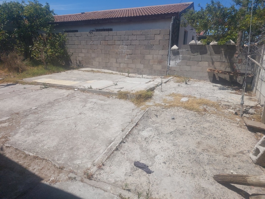 3 Bedroom Property for Sale in Roosendal Western Cape